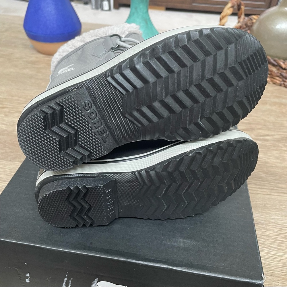 Sorel Yoot Pac Nylon Insulated Gray Kids Snow Boots. New, never worn - Picture 4 of 4